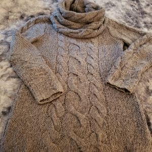 H&M cable knit turtle neck sweater size small